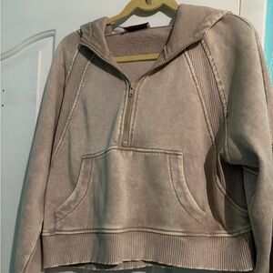 NWOT Zenana sweatshirt with hood. Size large